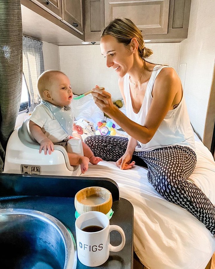 5-Tips-to-Have-a-Relaxing-Road-Trip-with-Baby-Set-Up-Your-Car-Seat-@sweatsav.jpg