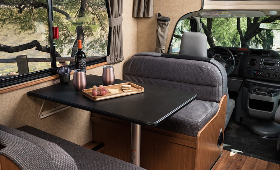 RV-rental_RV-interior_c19_2.jpg