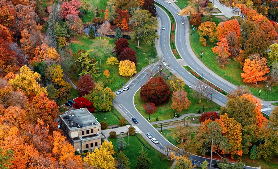 RV_rental_canadian_fall_road_trips_Niagara_parkway.jpg