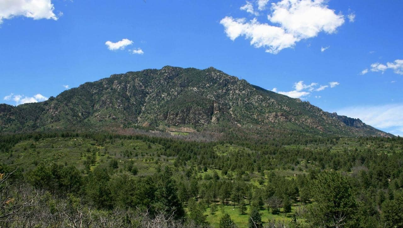 Cheyenne-Mountain-2.jpg Cheyenne-Mountain-2.jpg
