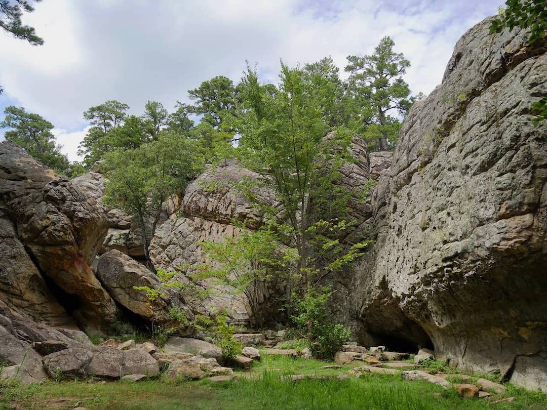 Robbers-Cave-4.jpg Robbers-Cave-4.jpg