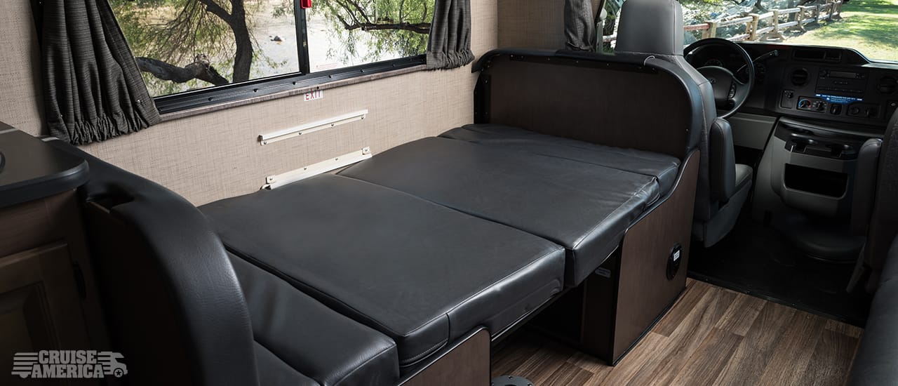 Cruise America Large Rental RV 03 Dinette Bed 3