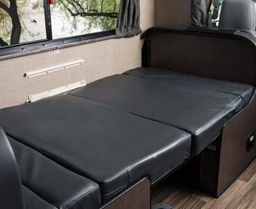Cruise America Large Rental RV 03 Dinette Bed 3 Thumbnail